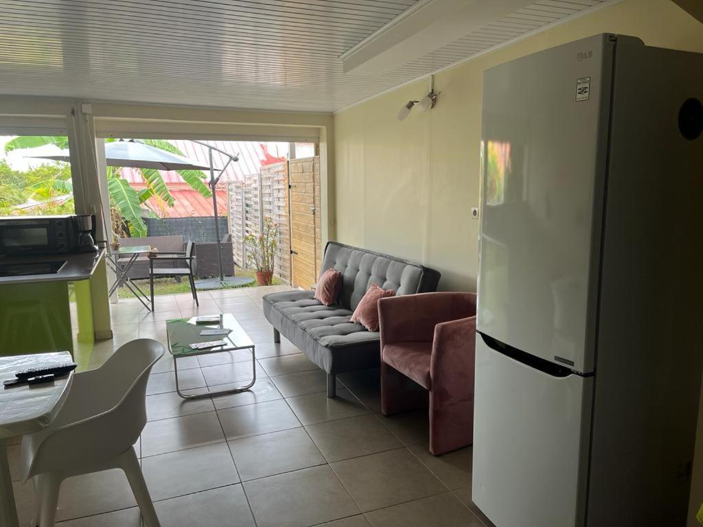 Agreable Appartement En Rez-De-Jardin A 450M De La Mer Sainte-Anne Esterno foto