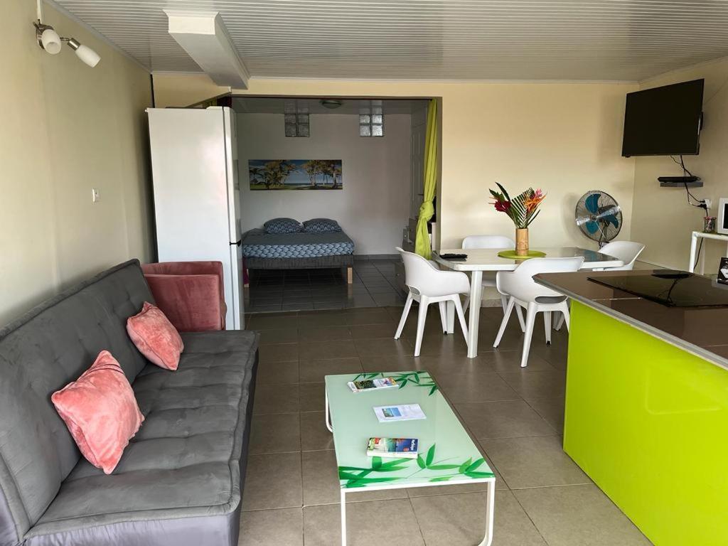 Agreable Appartement En Rez-De-Jardin A 450M De La Mer Sainte-Anne Esterno foto