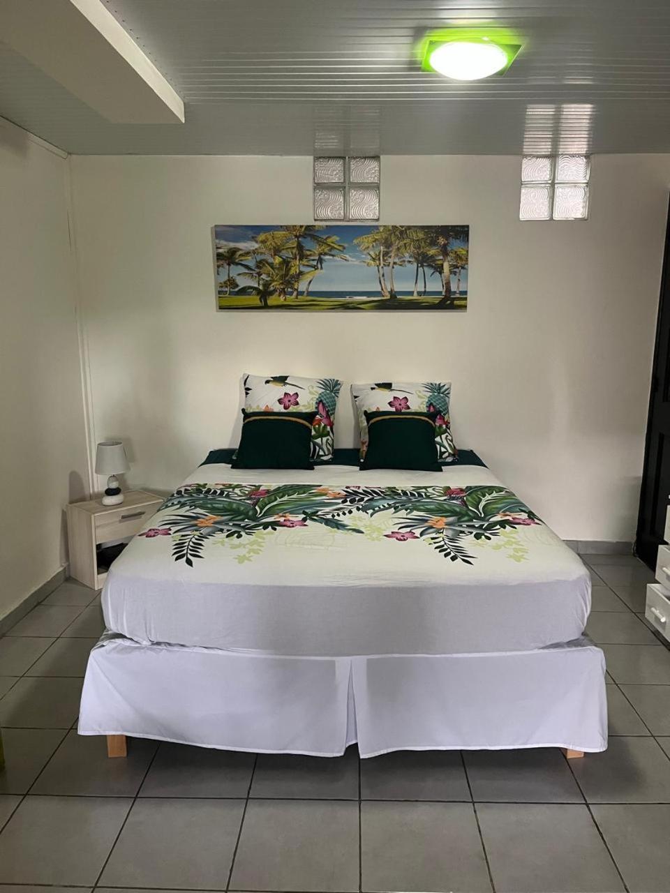 Agreable Appartement En Rez-De-Jardin A 450M De La Mer Sainte-Anne Esterno foto