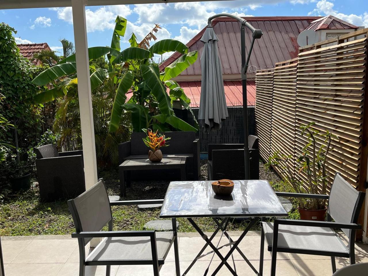 Agreable Appartement En Rez-De-Jardin A 450M De La Mer Sainte-Anne Esterno foto