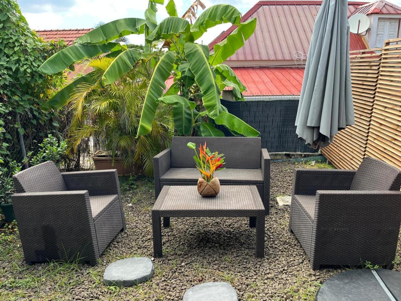 Agreable Appartement En Rez-De-Jardin A 450M De La Mer Sainte-Anne Esterno foto
